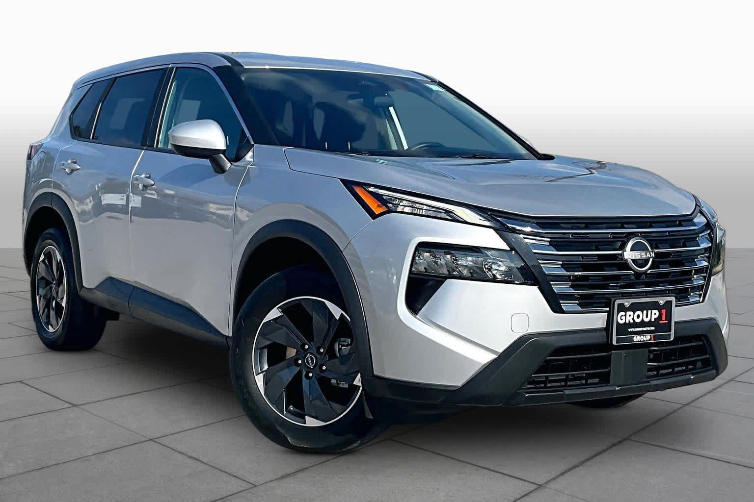 Used 2025 Nissan Rogue SV AWD/4WD image 3