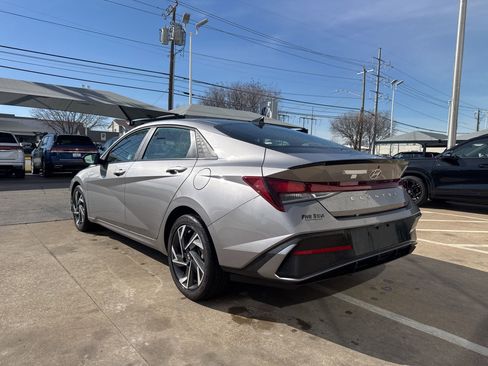 Used 2025 Hyundai Elantra Sport image 3