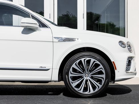 Certified 2023 Bentley Bentayga AWD/4WD image 6
