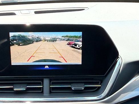 New 2026 Chevrolet Trax ACTIV w/ Sunroof Package FWD image 17