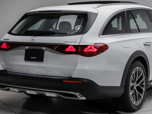 New 2026 Mercedes-Benz E 450 4MATIC All-Terrain Wagon image 4