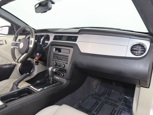 Used 2011 Ford Mustang Premium w/ 201A Rapid Spec Order Code RWD image 38