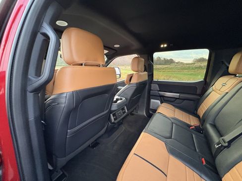 Used 2024 Ford F350 Platinum image 28