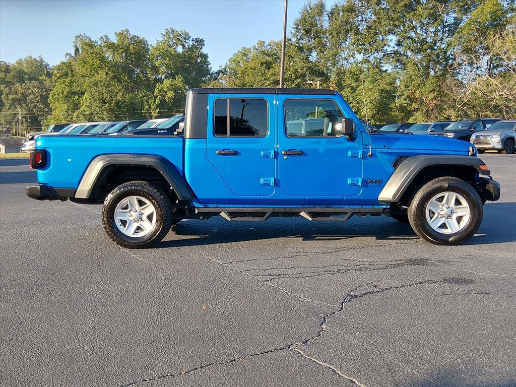 Used 2023 Jeep Gladiator Sport AWD/4WD image 3