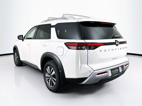 Used 2024 Nissan Pathfinder SL image 5