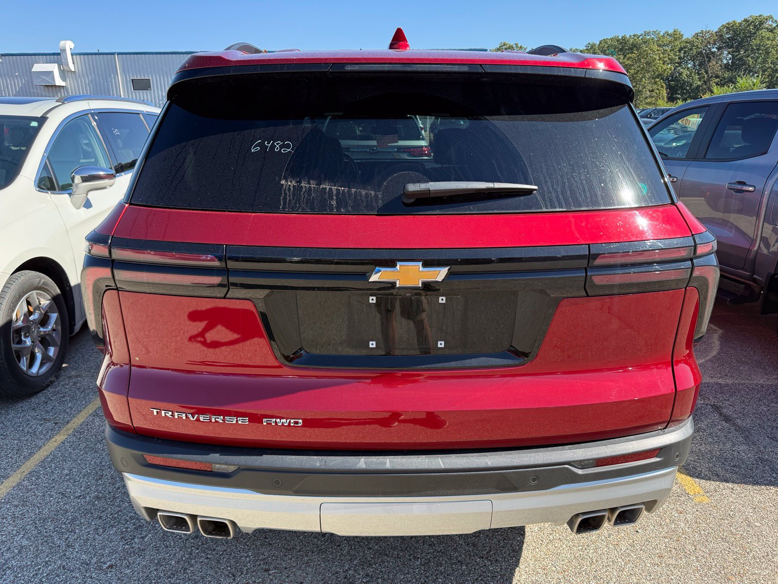 Used 2026 Chevrolet Traverse LT AWD/4WD image 3
