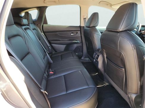 Used 2025 Nissan Murano SV image 19