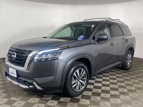 Used 2023 Nissan Pathfinder SL AWD/4WD image 28