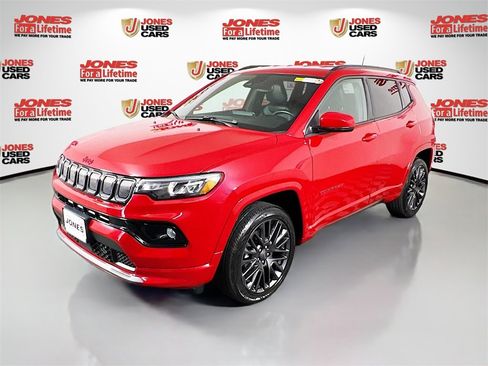 Used 2022 Jeep Compass Limited image 12