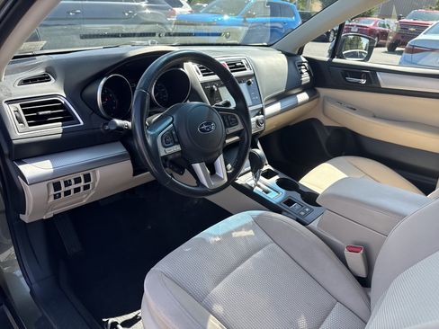 Used 2016 Subaru Outback 2.5i Premium AWD/4WD image 4