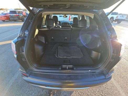 Used 2020 Jeep Cherokee Limited image 11