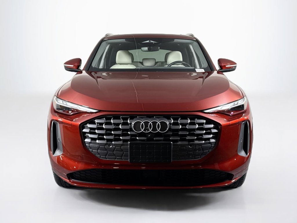 Certified 2025 Audi Q5 Premium AWD/4WD image 8