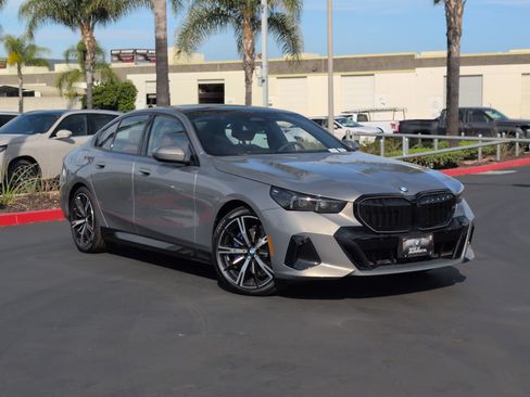 New 2026 BMW 530i xDrive w/ M Sport Package image 2
