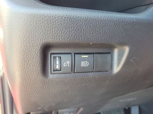 Used 2025 Toyota RAV4 XLE image 24