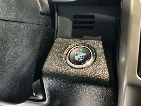 Used 2020 Ford F150 Lariat image 23
