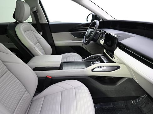 New 2026 Lincoln Nautilus Reserve image 16