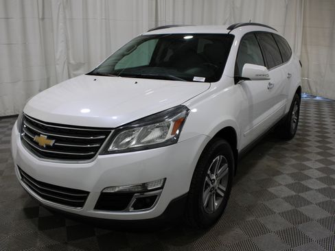 Used 2017 Chevrolet Traverse LT image 32