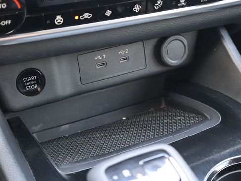 Used 2024 Nissan Rogue SV w/ SV Premium Package FWD image 24