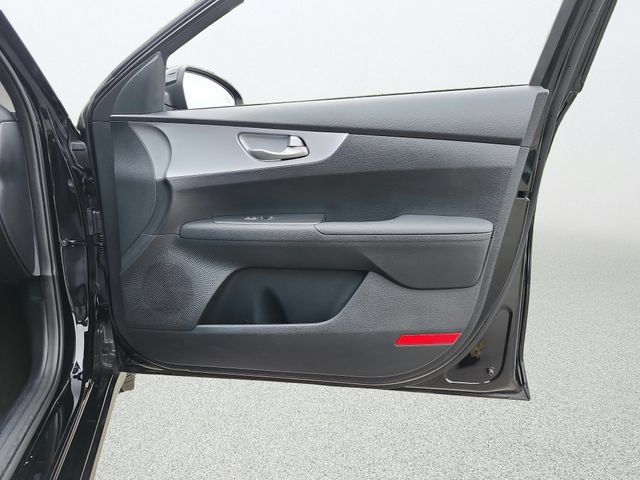 Certified 2024 Kia Forte LXS w/ LXS Technology Package FWD image 23