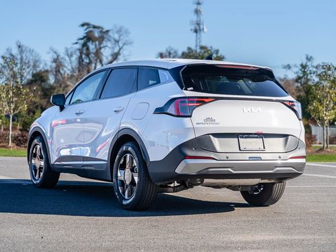 Used 2026 Kia Sportage LX w/ LX Convenience Package image 5
