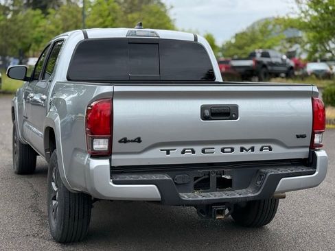 Used 2023 Toyota Tacoma SR5 w/ Technology Package AWD/4WD image 3
