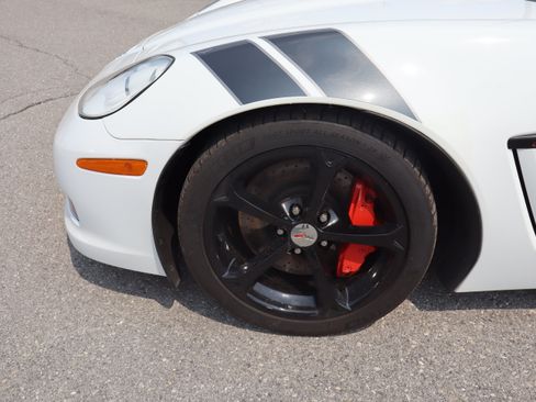 Used 2011 Chevrolet Corvette Grand Sport w/ Preferred Equipment Group RWD image 9