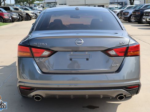 Used 2024 Nissan Altima 2.5 SV w/ SV Premium Package AWD/4WD image 4