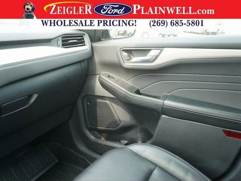Used 2022 Ford Escape SEL image 31