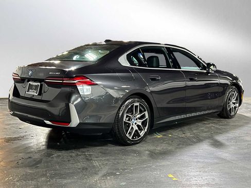 Used 2025 BMW i5 eDrive40i RWD image 3