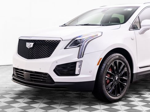 Certified 2026 Cadillac XT5 Sportv w/ LPO, Onyx Lite Package AWD/4WD image 46