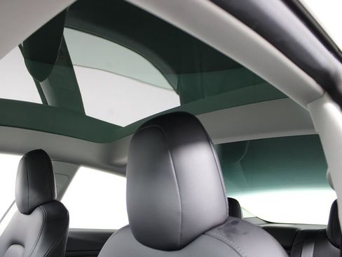 Used 2023 Tesla Model 3 Performance image 22