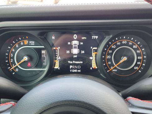 Used 2024 Jeep Gladiator Rubicon w/ Convenience Group image 18