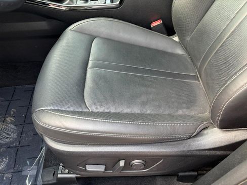 Used 2024 Kia Sorento SX FWD image 19