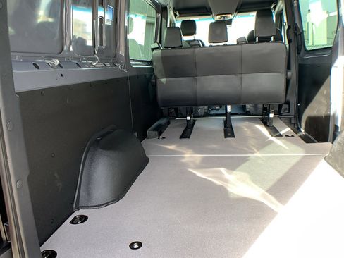 Used 2024 Mercedes-Benz Sprinter 2500 image 18