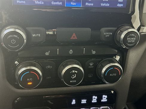 Used 2022 RAM 1500 Big Horn AWD/4WD image 24