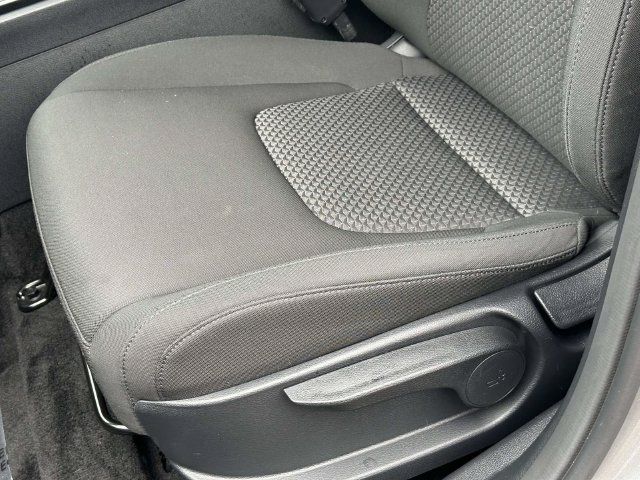 Used 2025 Kia Sportage LX AWD/4WD image 15