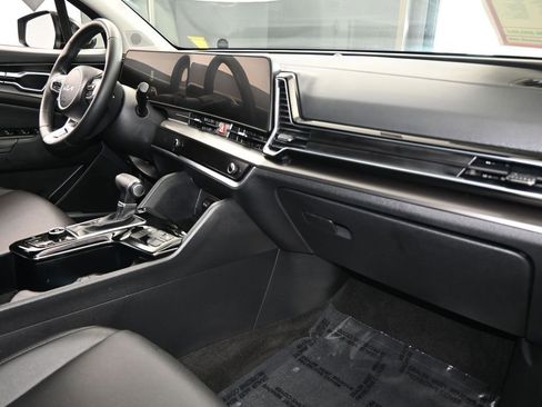 Used 2025 Kia Sportage EX image 47