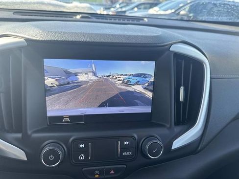 Used 2024 GMC Terrain SLT image 24
