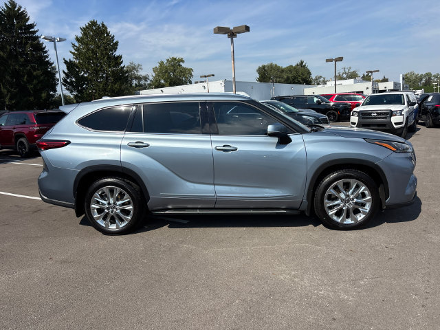 Used 2021 Toyota Highlander Limited FWD image 30