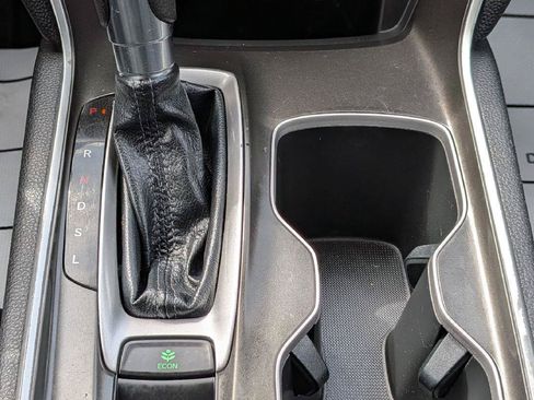 Used 2018 Honda Accord EX image 18
