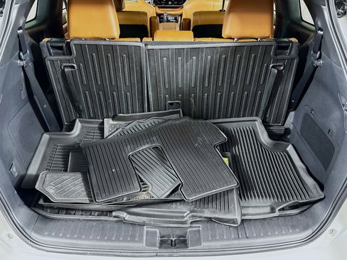 Used 2024 Toyota Highlander Platinum image 22