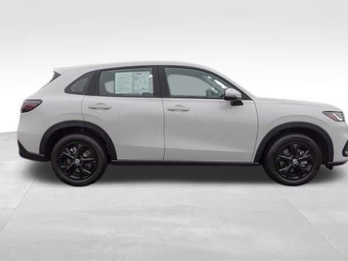 Used 2025 Honda HR-V LX image 2