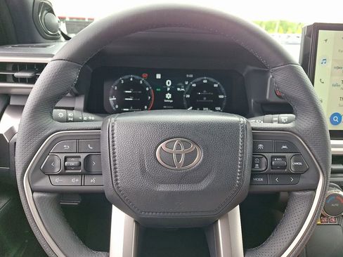 New 2026 Toyota 4Runner TRD Off-Road Premium AWD/4WD image 15