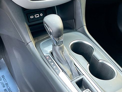 Used 2022 Chevrolet Equinox LS w/ LS Convenience Package image 15