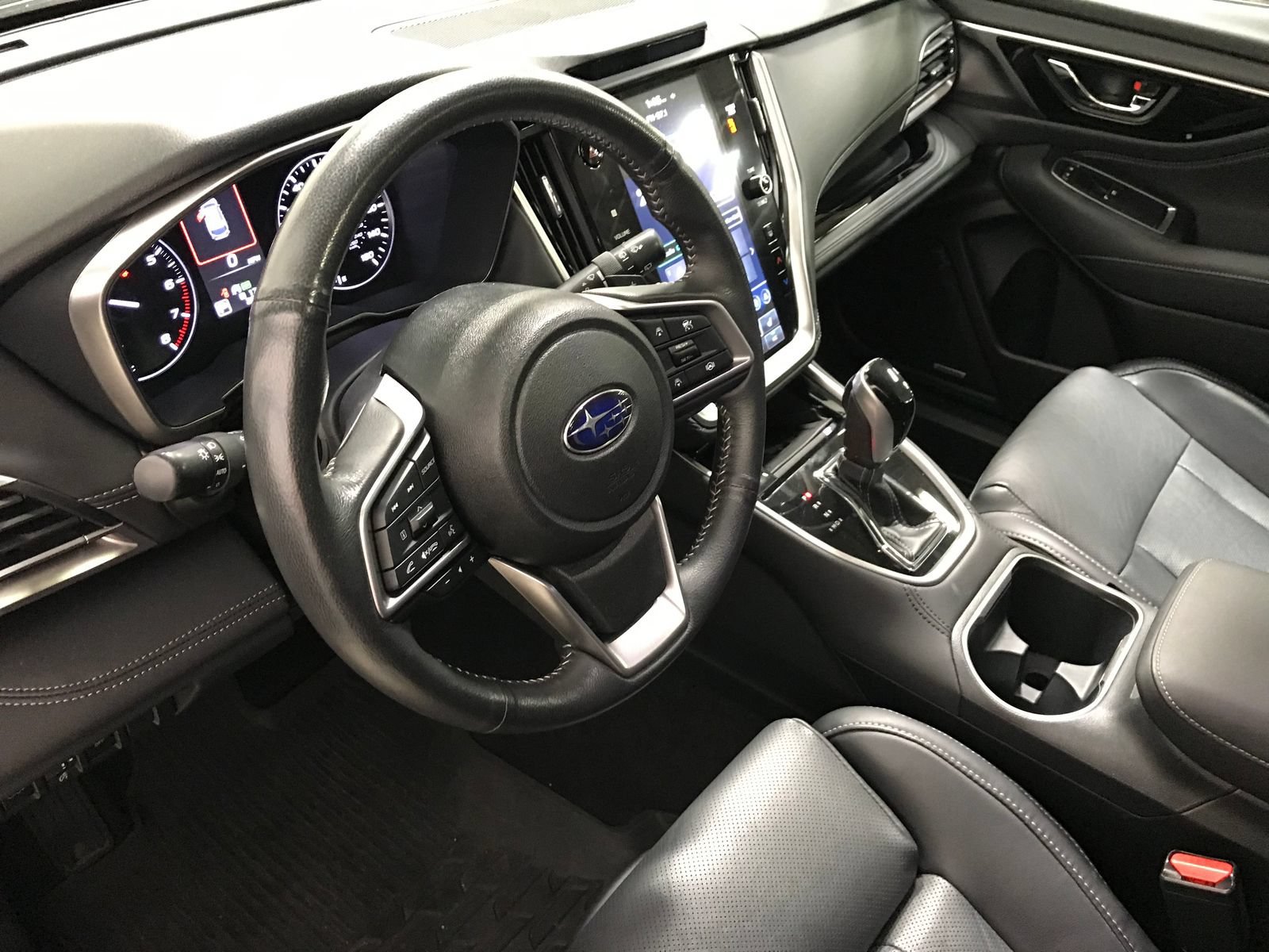 Used 2025 Subaru Outback Limited w/ Tech Package 3 AWD/4WD image 13