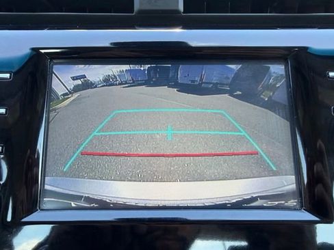 Used 2018 Toyota Camry LE FWD image 17