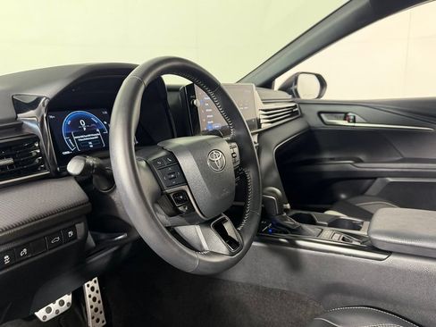 Used 2025 Toyota Camry SE w/ Multimedia Upgrade Package FWD image 21