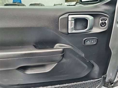 Used 2019 Jeep Wrangler Unlimited Sport image 18