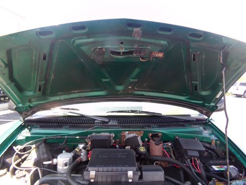 Used 1998 Chevrolet Astro w/ Convenience Group image 39