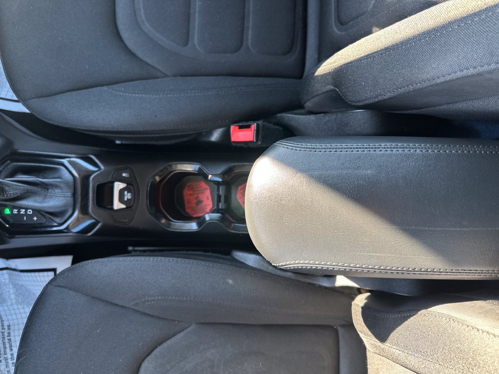 Used 2017 Jeep Renegade Altitude AWD/4WD image 34